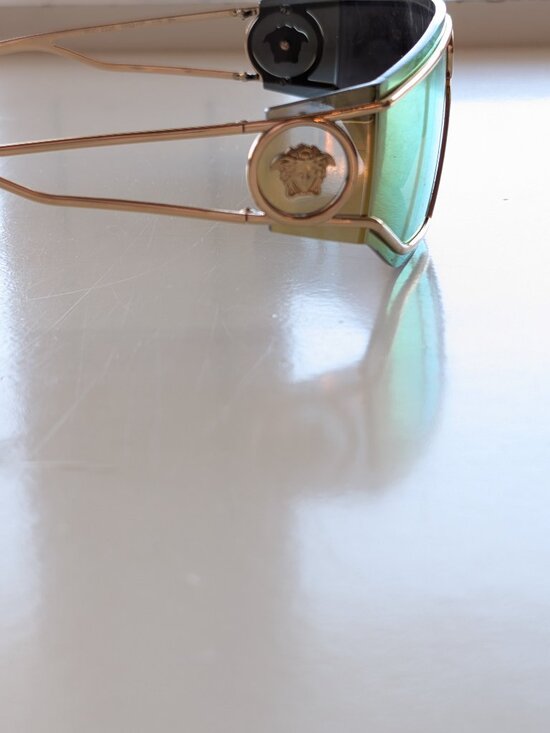 VERSACE Mod. 2226 1002/7P Designer Gold Sunglasses main image 6